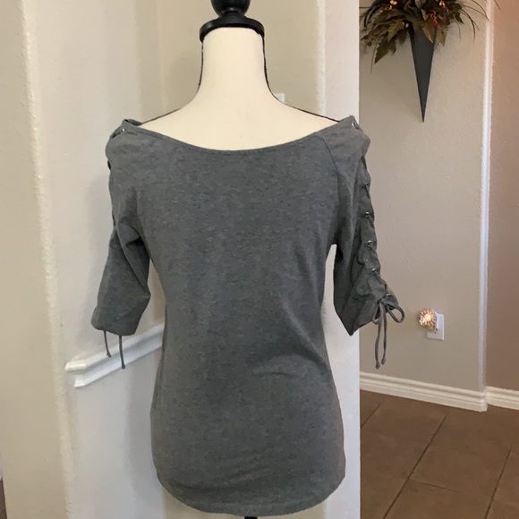 COPY - H&M gray top - Picture 3 of 17